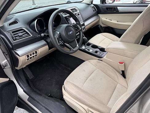 Used 2019 Subaru Outback 2.5i AWD/4WD image 9