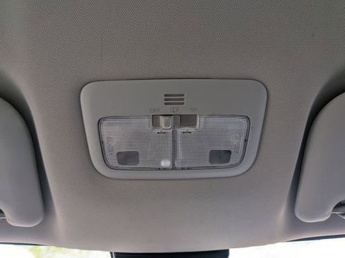 Used 2019 Toyota Corolla L image 22