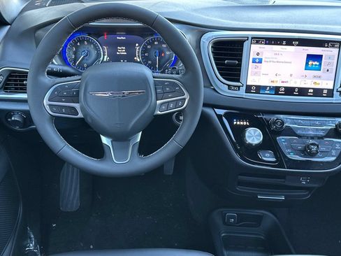 New 2026 Chrysler Voyager LX FWD image 10