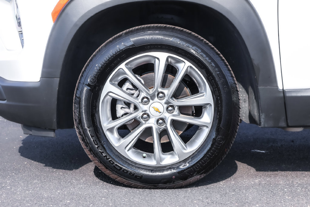 Used 2025 Chevrolet TrailBlazer LS w/ LS Convenience Package AWD/4WD image 15