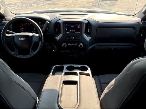 Used 2024 Chevrolet Silverado 1500 Custom image 4
