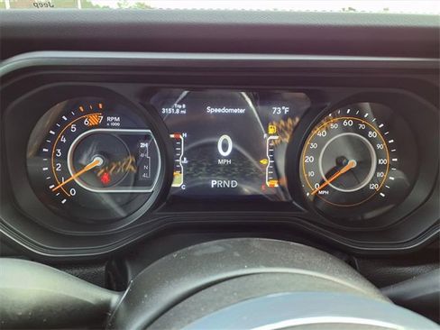 Used 2024 Jeep Wrangler Sahara image 7