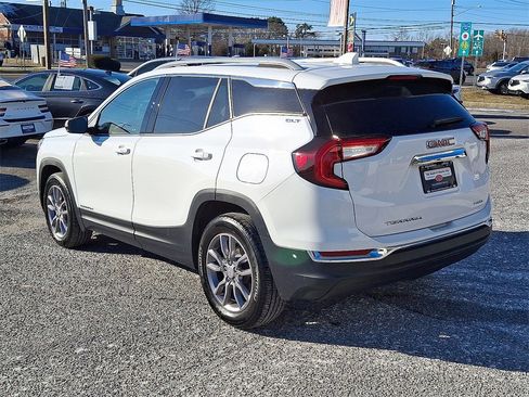 Used 2024 GMC Terrain SLT image 6