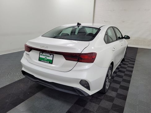 Used 2022 Kia Forte LXS w/ LXS Technology Package FWD image 9