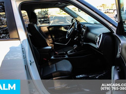 Used 2025 Kia Soul LX w/ LX Technology Package image 21