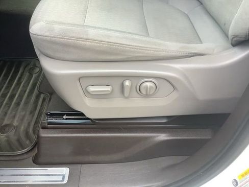 Used 2021 GMC Sierra 1500 SLE image 30