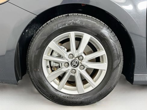 Used 2025 Toyota Camry LE FWD image 11