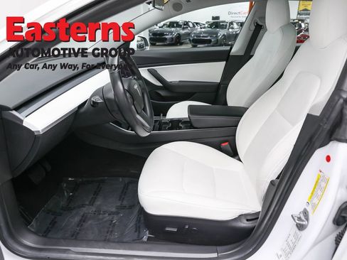 Used 2019 Tesla Model 3 Standard Range image 14