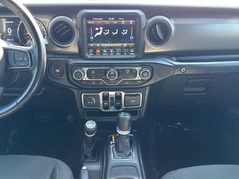 Used 2021 Jeep Wrangler Unlimited Sport AWD/4WD image 15