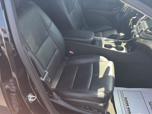 Used 2016 Chevrolet Impala LT w/ Leather Package FWD image 17