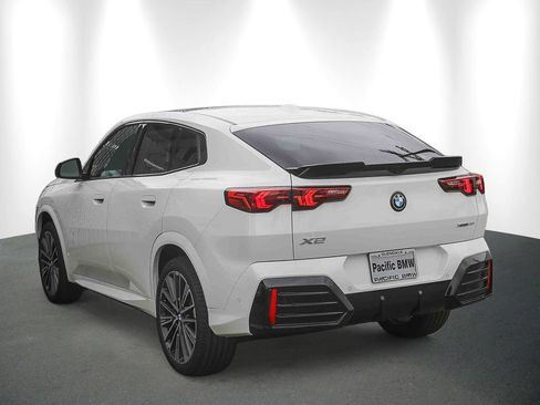 New 2026 BMW X2 xDrive28i w/ Technology Package AWD/4WD image 4