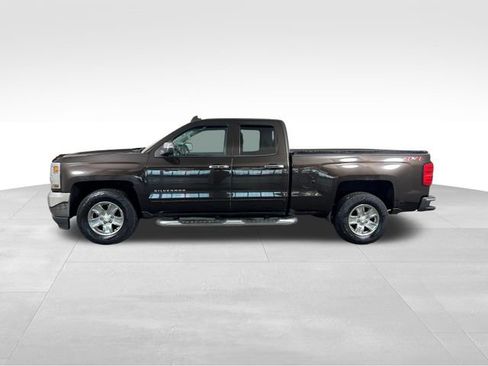Used 2018 Chevrolet Silverado 1500 LT w/ All Star Edition AWD/4WD image 3