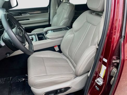 Used 2022 Jeep Wagoneer Series II AWD/4WD image 20