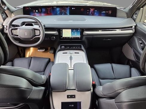 New 2025 Lincoln Navigator Reserve w/ Jet Appearance Package image 24