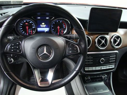 Certified 2019 Mercedes-Benz GLA 250 4MATIC image 19