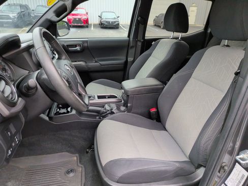 Used 2023 Toyota Tacoma TRD Sport AWD/4WD image 14