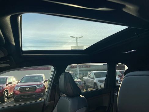 Used 2025 Subaru Forester Sport image 9