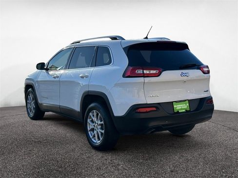 Used 2016 Jeep Cherokee Latitude w/ Cold Weather Group image 3