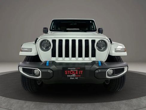 Used 2023 Jeep Wrangler Unlimited Sahara AWD/4WD image 7