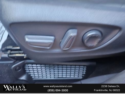 Used 2021 Toyota Sienna XLE image 11