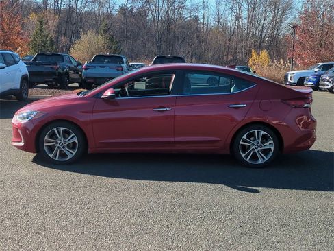 Used 2017 Hyundai Elantra Limited image 6