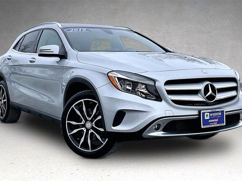 Used 2016 Mercedes-Benz GLA 250 4MATIC image 3