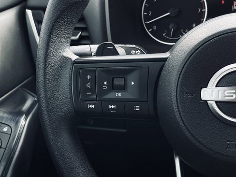 Used 2024 Nissan Rogue S image 12