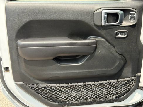 Used 2020 Jeep Wrangler Sport AWD/4WD image 6