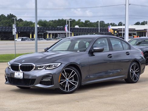 Used 2019 BMW 330i Sedan w/ M Sport Package RWD image 1
