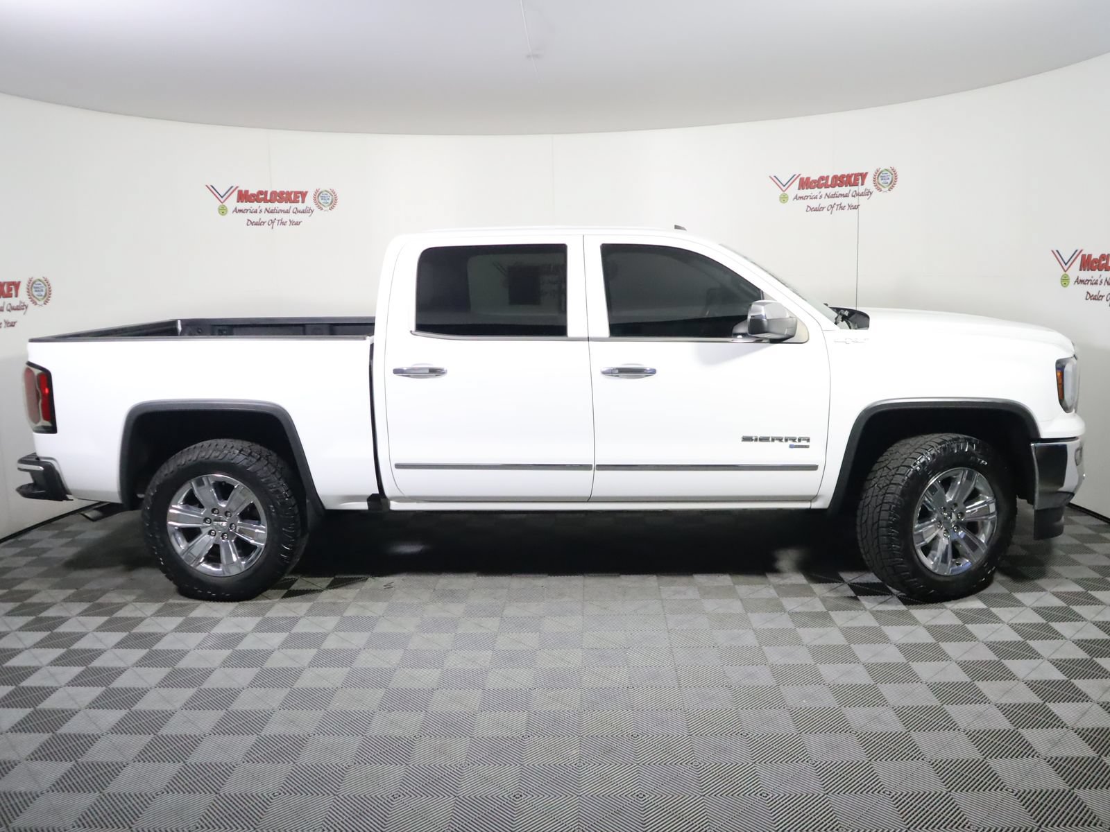 Used 2018 GMC Sierra 1500 SLT AWD/4WD image 3