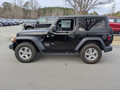 Used 2019 Jeep Wrangler Sport S image 7