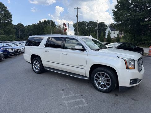 Used 2015 GMC Yukon XL Denali w/ Open Road Package AWD/4WD image 3