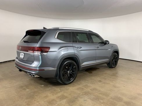 Used 2024 Volkswagen Atlas SEL Premium R-Line image 8