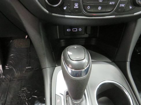 Used 2020 Chevrolet Equinox LT w/ Driver Convenience Package image 20