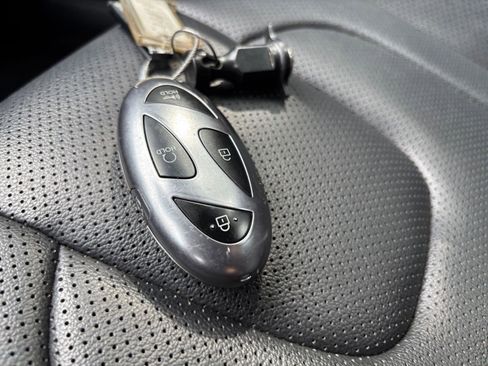 Used 2025 Hyundai Elantra Limited image 20