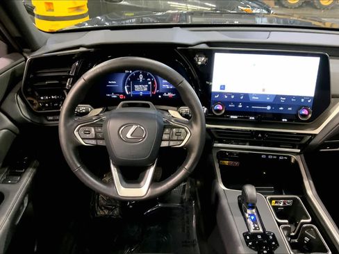 Used 2025 Lexus TX 350 AWD image 5