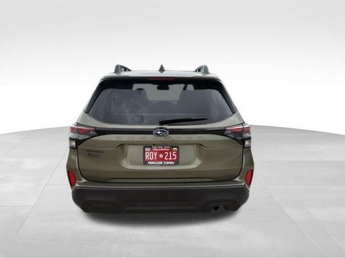 Used 2025 Subaru Forester Premium AWD/4WD image 4