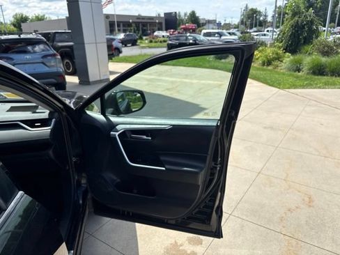 Used 2019 Toyota RAV4 XLE w/ Convenience Package AWD/4WD image 34