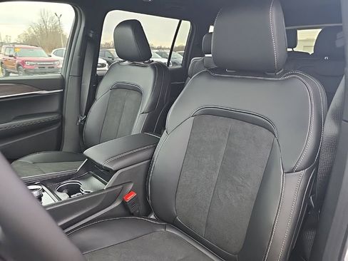 New 2026 Jeep Grand Cherokee L 4WD image 17