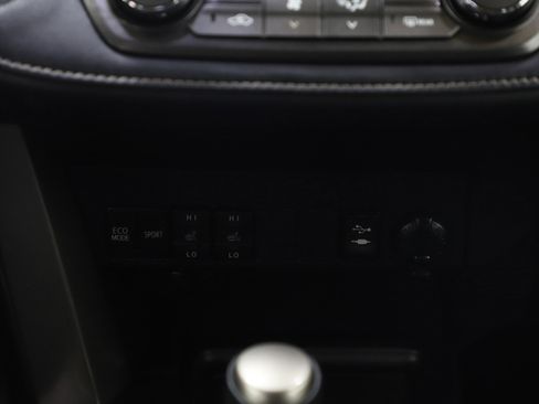 Used 2014 Toyota RAV4 Limited w/ Technology Package image 19