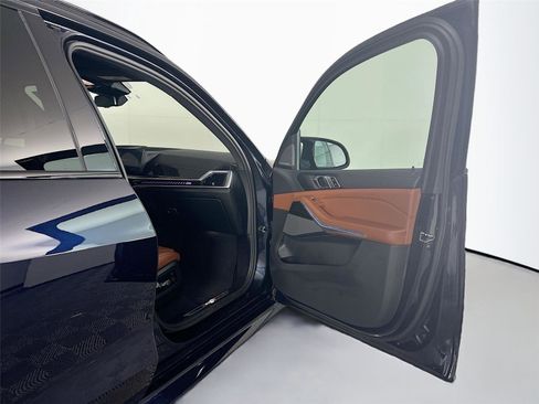 Used 2024 BMW X5 M60i AWD/4WD image 27