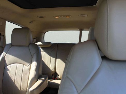 Used 2012 Buick Enclave Leather FWD image 8