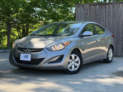 Used 2016 Hyundai Elantra SE FWD image 1