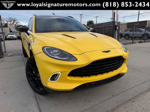Used 2021 Aston Martin DBX image 1