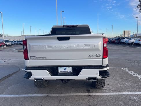 Used 2020 Chevrolet Silverado 1500 High Country w/ Technology Package image 4