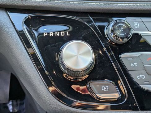 New 2026 Chrysler Pacifica Select w/ S Appearance Package FWD image 19
