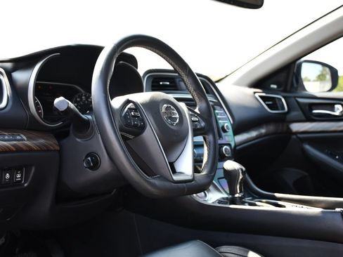 Used 2018 Nissan Maxima Platinum FWD image 16