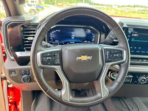 Used 2024 Chevrolet Silverado 2500 LTZ AWD/4WD image 14