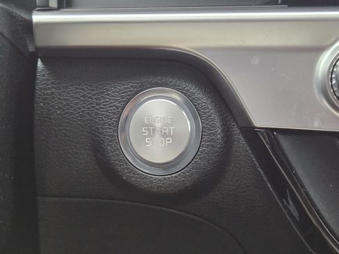 Used 2025 Kia Telluride S FWD image 17