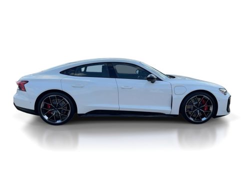 New 2025 Audi RS e-tron GT performance image 8